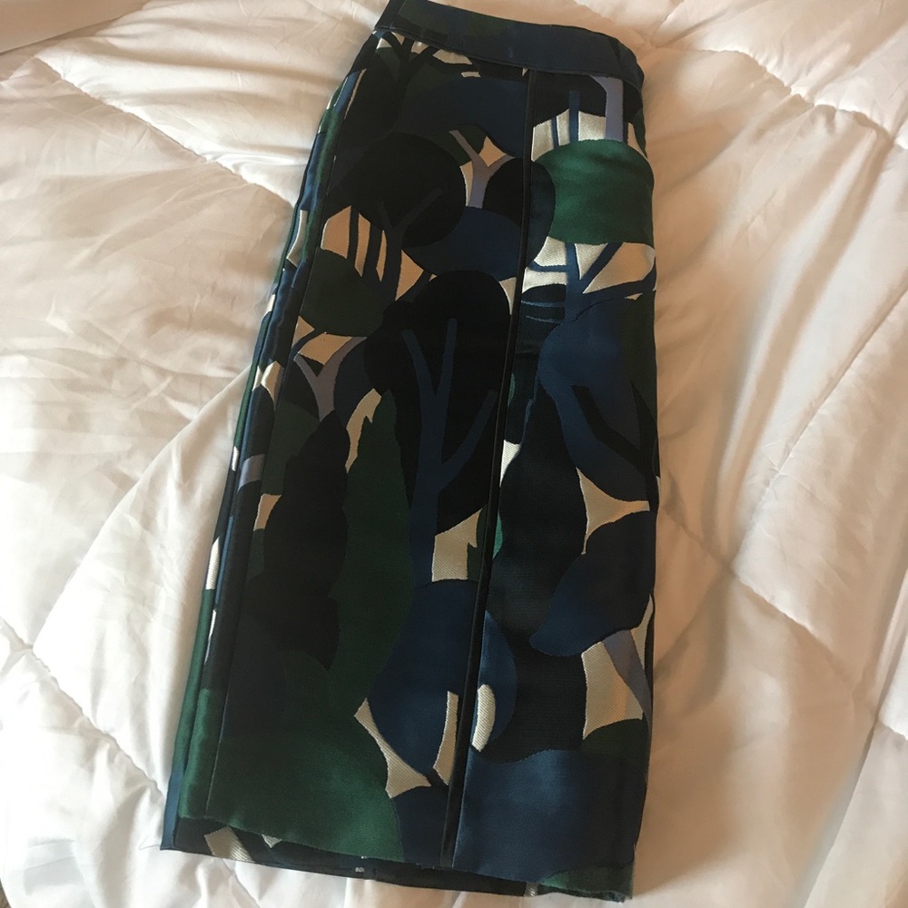 Spring pattern pencil skirt